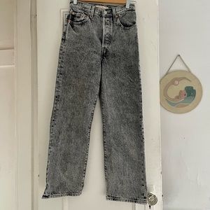 Levi’s Ribcage Straight